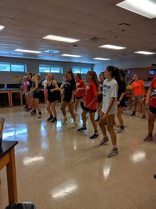 susanaelse's tweet photo. HD Girls Soccer tryout practice when there are thunderstorms!!@MakaylaSavoy #hdhspride#cardio#zumba https://t.co/cKomTKupnI