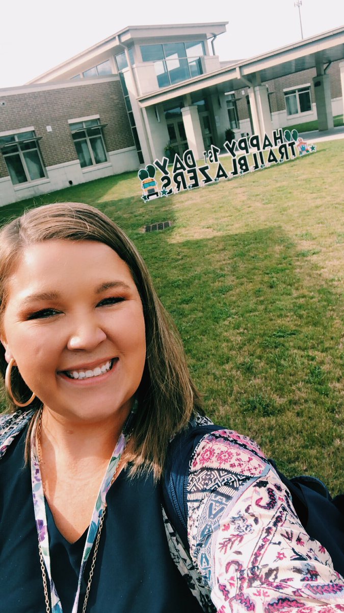 parks_wp's tweet photo. first day student teaching 5th grade yesterday!! @UofSCEducation #gamecockteacher https://t.co/RYEXp8UsQX
