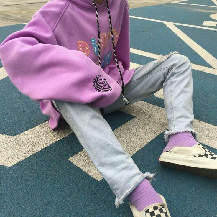 tkcvlt's tweet photo. who in bts? 👀 https://t.co/4tiuMlwnID
