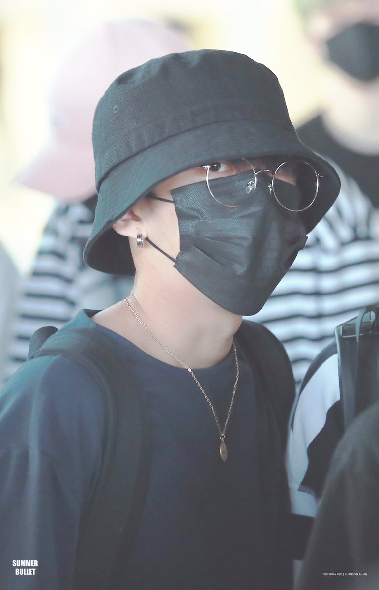 bee_changbin's tweet photo. Any differentiate??? Tell me 🤭🤭
#STRAYKIDS #SEOCHANGBIN #CHANGBIN #BINSUAL #STRAYKIDSMAINRAPPER #3racha #wherestraykidsstay #iamSTAY #YouMakeStrayKidsStay @Stray_Kids https://t.co/mxWQbujhAM