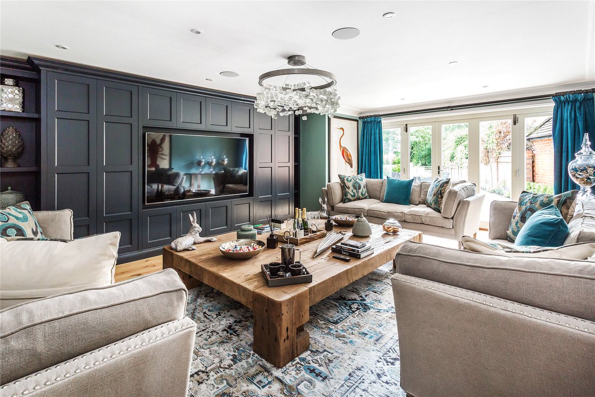 Zoopla's tweet photo. Decluttering, cleaning windows and cutting the grass is all good practice when you're selling up. But what about going one step further by 'staging' your home? https://t.co/my4oyK3aoh #propertystaging #property https://t.co/pOaASfwZcv