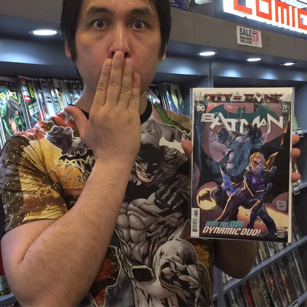 thetimzster's tweet photo. Batman #77. My reaction says it all - READ IT. It sold out fast and now only some variants linger. @TomKingTK, @mikeljanin, @TonyDanielx2, you madmen.😆🦇
#Batman77 #Batman #Batman80 #CityOfBane #DCYearOfTheVillain #DCComics #Timzster #BatmanPH #TimzsterCollectibles #August2019 https://t.co/sRMSXprjLV