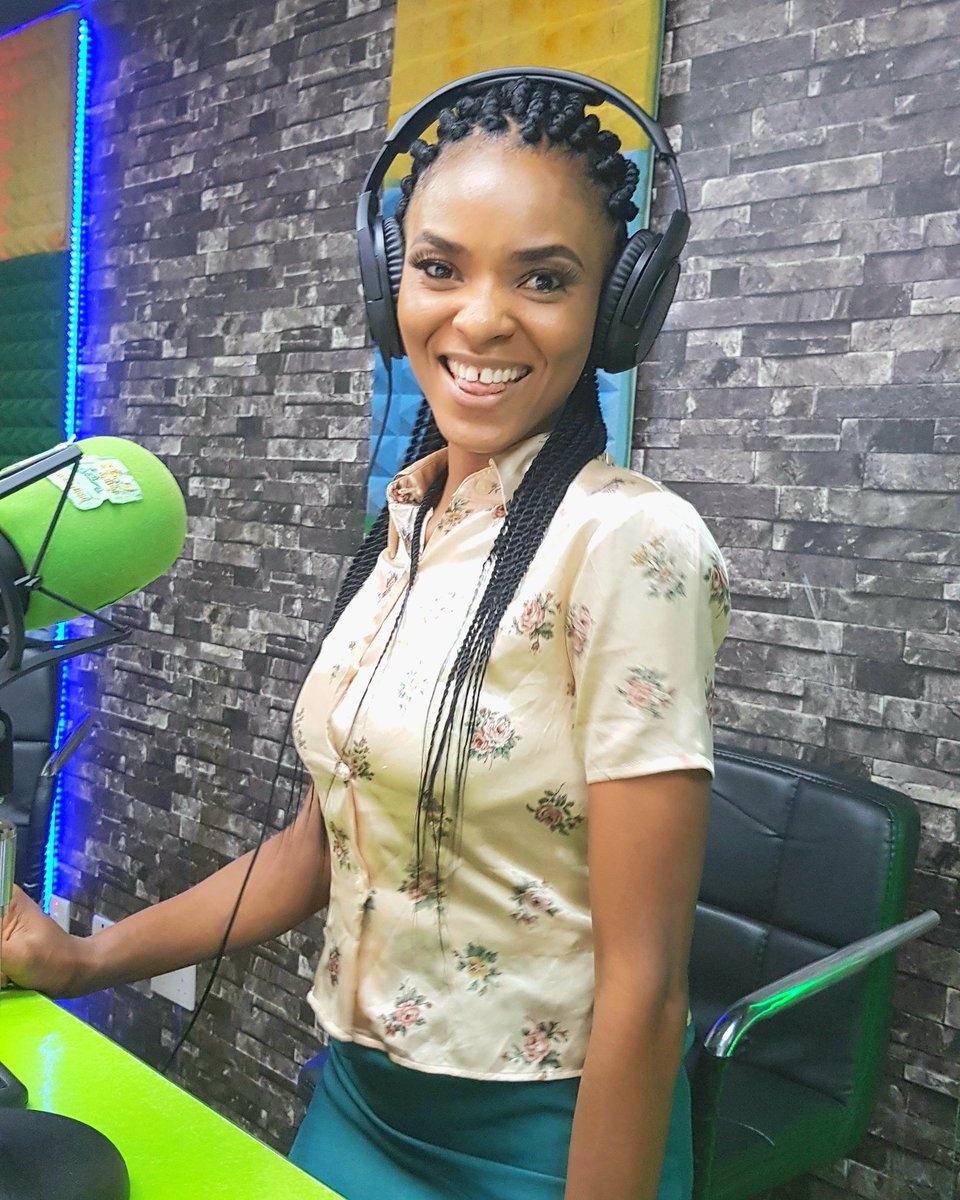 WazobiaOnitsha's tweet photo. #KuleleZone wit #FirstLady #Akwaugo1_of_Wazobia @tochi_wazobia
#RadioGroove: Make Your Language music Request. Akwaugo Go Play am for You!
#Akwaugo1 #WazobiaOnitsha #KuleleZone #RadioGroove #LanguageDay #LanguageMusic #wednesdayvibes https://t.co/KobuRI6foF