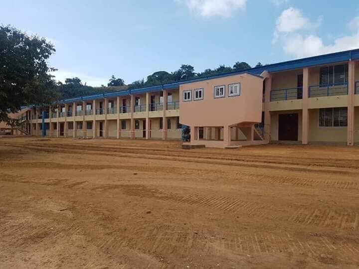 blac4rina's tweet photo. ๐๐๐๐๐๐. @NAkufoAddo and his useless ministers love slogans. Look at what they are calling a university(railways university)? Very,all the GPRTU stations with be classified as โtrotro & taxi โ university. @JDMahama E block is over qualified to be classified as a university. https://t.co/5zQ0WZpCVb