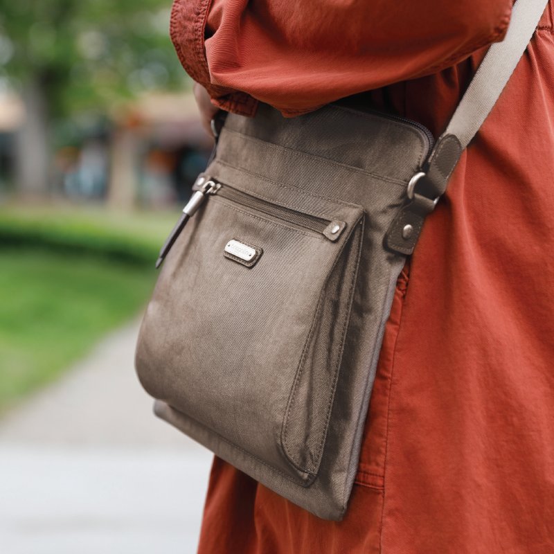 SchulerShoes's tweet photo. Signature style for travel or everyday adventures. Baggallini Go Bagg. #Baggallini #ForLifesJourney #FallTrends #TravelLover #TravelAwesome #TravelHappy #FashionFunction #TravelFun https://t.co/a7eCnuKAY8
