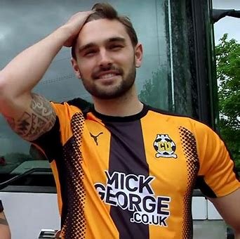 DougShulman's tweet photo. Nice milestones last night

@Gregy_T making his 200th start in a @CambridgeUtdFC shirt since returning to the @EFL in 2014, whilst @Harrisondunk11 clocked up a 200th app in all comps following that promotion

These 2 chaps have played a collective 571 U's games between them 👍⚽️ https://t.co/cDnqFoZZBD