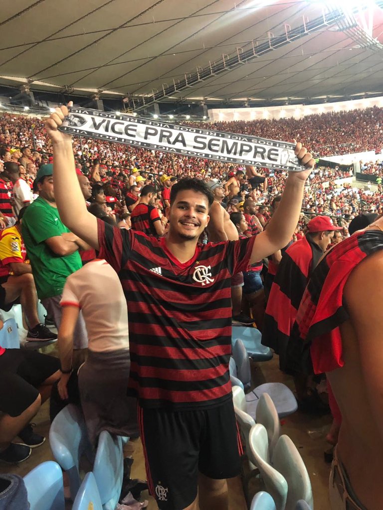 vinicius_sousa4's tweet photo. Passam os anos, mas tu, Vasco da Gama, continuará vice!
#Vasco121Anos https://t.co/OdDersZhvD