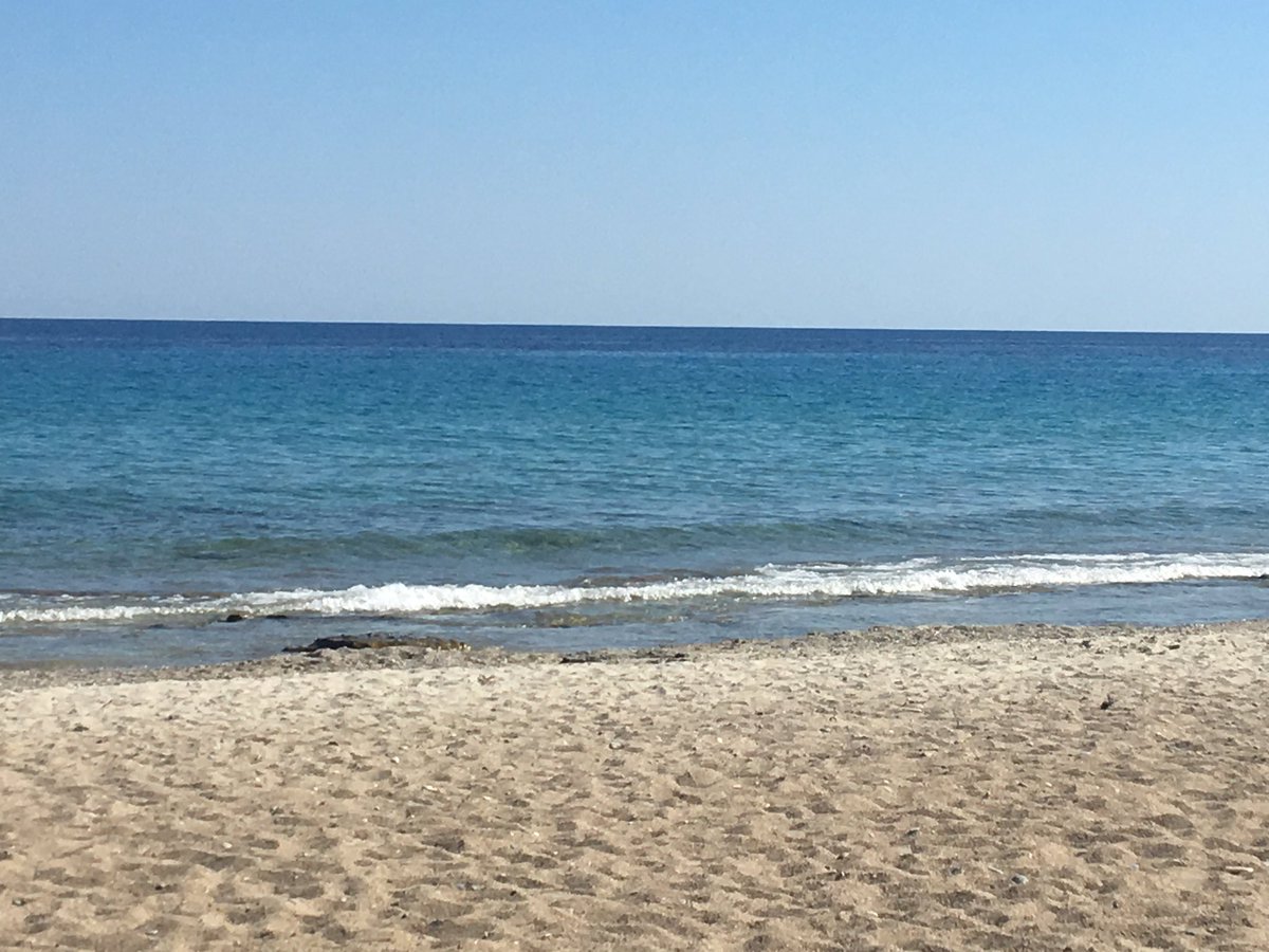 ANASTASIAMETSIO's tweet photo. #stillsummer #poseidi https://t.co/8oOFRnppc2
