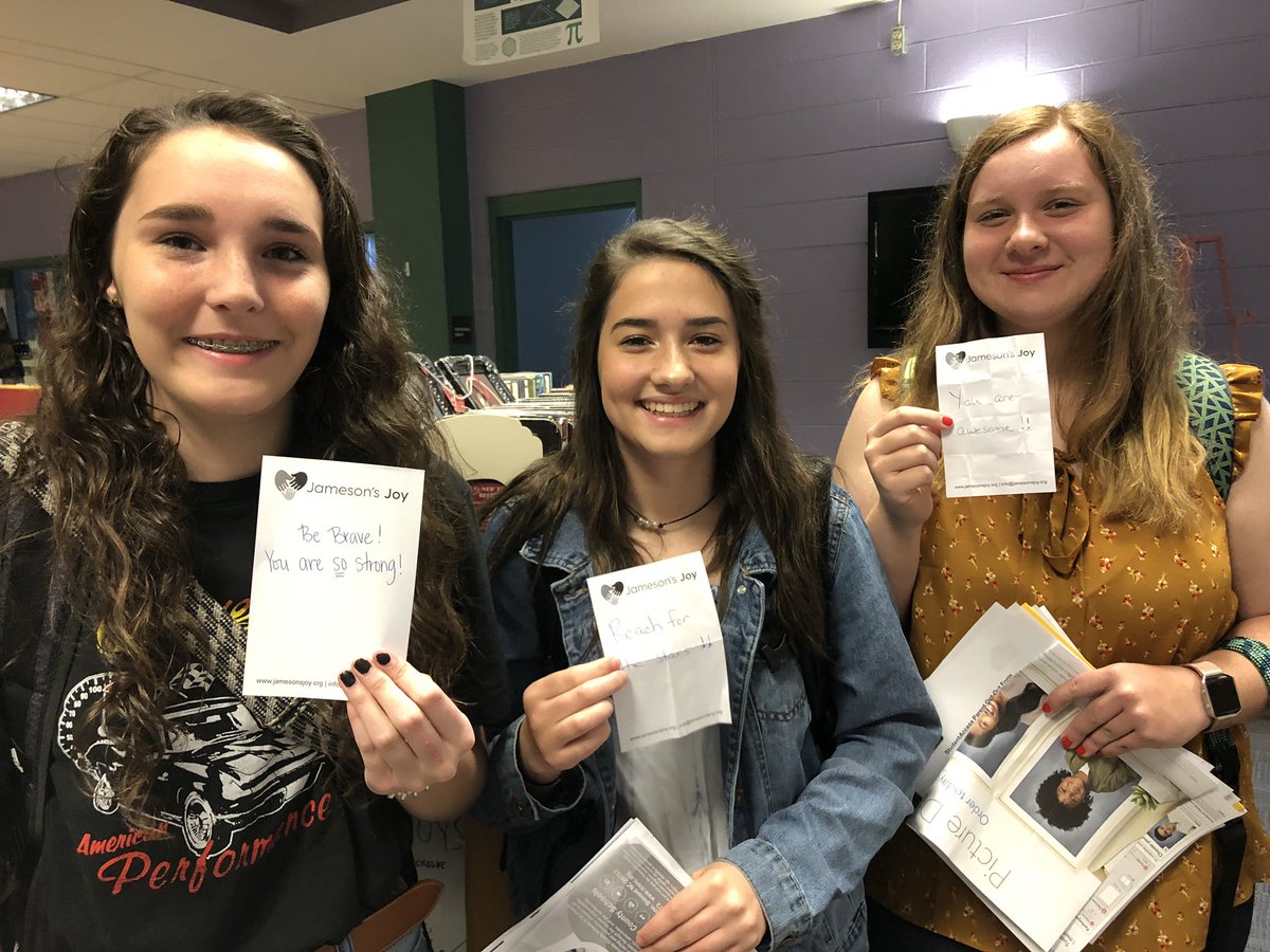 sarahpjustice's tweet photo. First day 11th grade. Schedules, paperwork, and a bit of Joy for each student. #tcsyes #FirstdayTCS @JamesonsJoy #jamesonsjoy https://t.co/5NtqcXRvVG