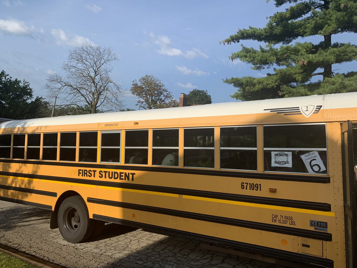 SpeakerWelchIL's tweet photo. And they’re off! First day of school. First day riding the bus. And they didn’t even look back. 🤣. Here’s to wishing them all the best, and may God bless all the kids on this first day/first week of school. #BacktoSchool #TCKids https://t.co/QsQ1LueCBg