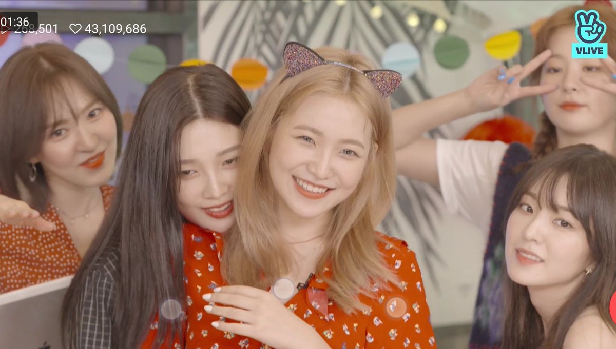ponyoqn's tweet photo. ไอพวกก้อนนนนน #RedVelvet #Irene #seulgi #Wendy #joy #YERI #umphaumpha https://t.co/dIEEURilNx