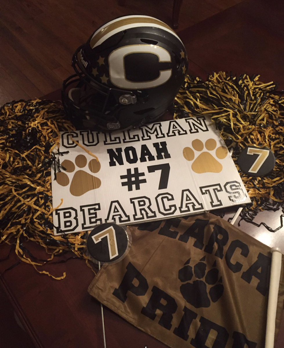 hollybussman's tweet photo. Getting pumped for football season! #1daytilkickoff #bearcats #mynumber7 @nbussman20 https://t.co/zyRe7SJMHD