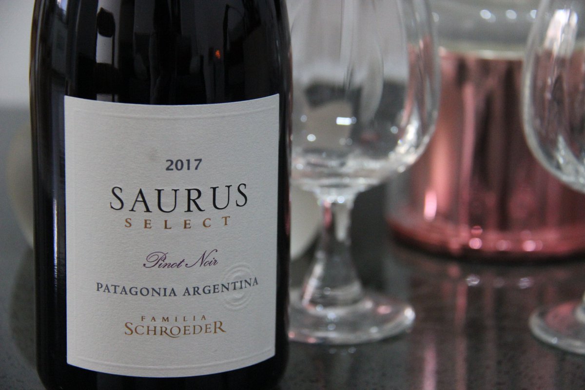 El 18 de Agosto celebramos el #diadelpinotnoir #pinotnoir #pinotnoirpatagonico #patagoniaargentina #winetesting #travelgourmet #mbcomunicacion <a href="/EstiloPunta/">Estilo Punta</a> 
#sauruspinot <a href="/SchroederWines/">Familia Schroeder</a> mi nota :
marianabergutz.com/celebramos-el-…