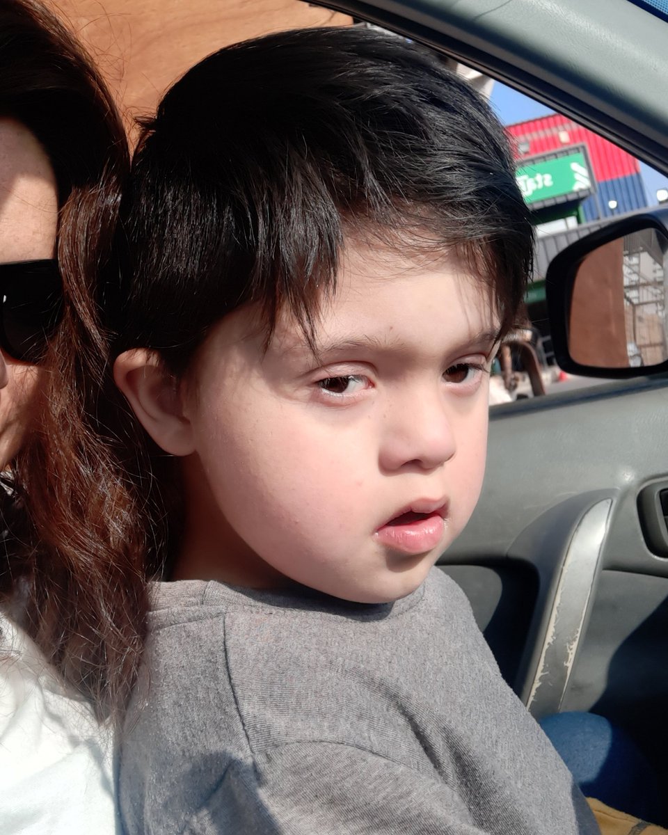 Pachi_Oyanedel's tweet photo. Cara de "no quiero Terapia" pero bueno... 💗🥰
#MaxiMi amado https://t.co/g3OwnrHg0N
