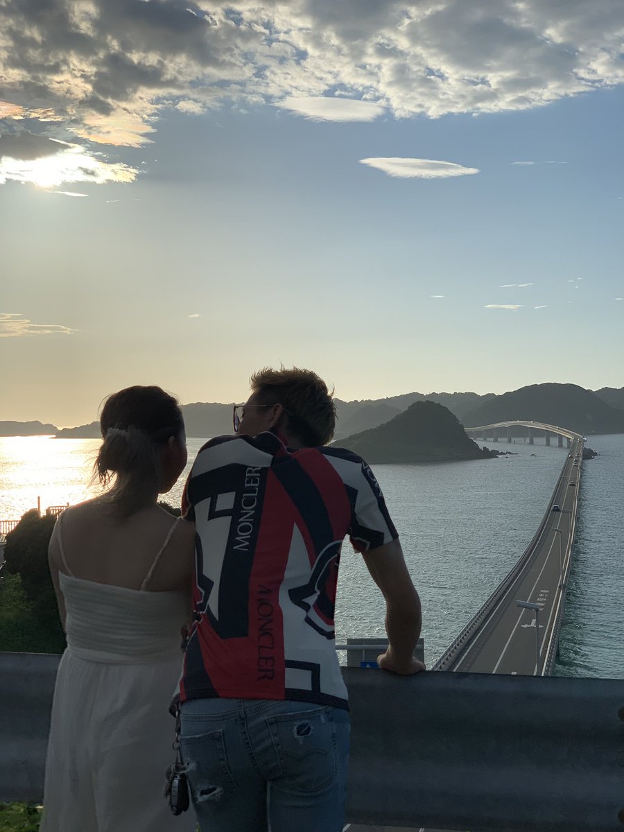 taika0804's tweet photo. お盆は広島県と山口県満喫したった
角島大橋バーカ綺麗やったし海日和で最高やったわ🤩
さえともFUGAとももっといろんなとこ行きたいな〜😳 
ええ思い出でけたでけた😊 https://t.co/pVLksIXrek
