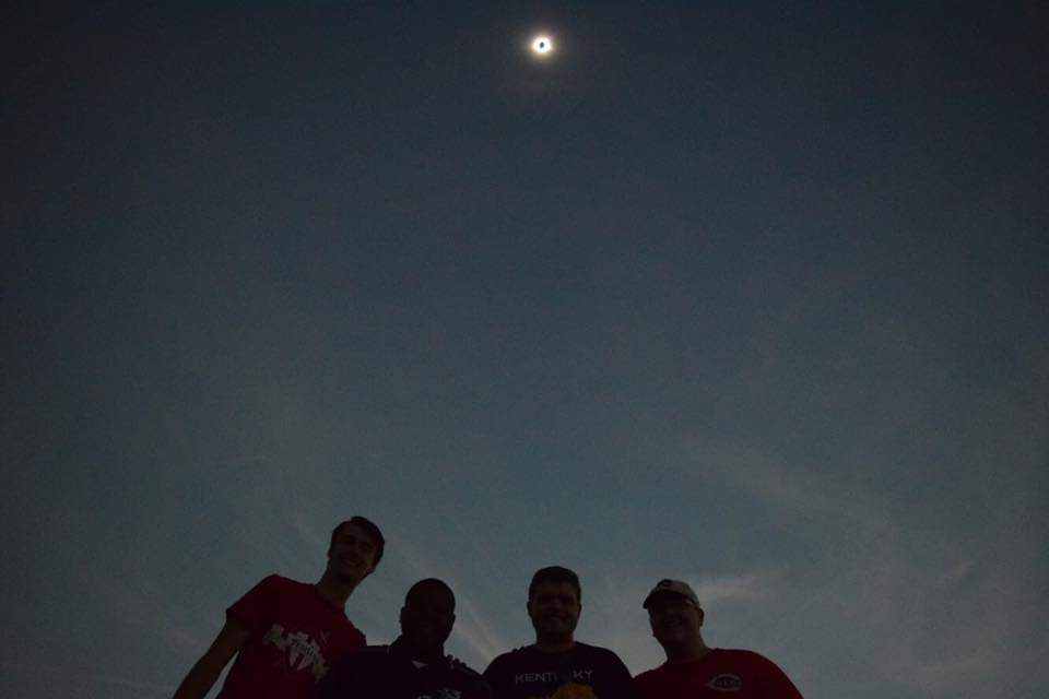 Hard to believe it's been two years since this amazing moment! Seeing a total solar eclipse in person is still just so surreal to look back on. Definitely worth making the 7 AM drive from BG to Hopkinsville, KY to see. 

📸: <a href="/ChrisReeceWX/">Chris Reece</a>