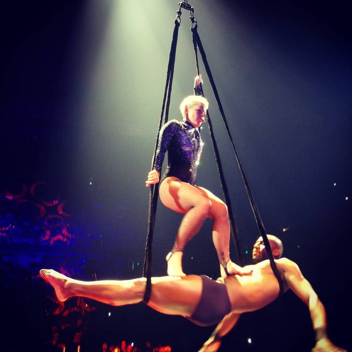Also, it becomes the 10th highest-grossing tour in history, being P!nk the first woman to join the list since Madonna.