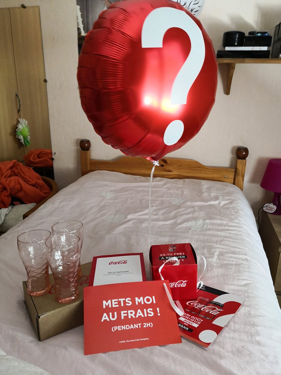 valentinetoutai's tweet photo. Vous êtes plus avec ou sans sucre ? Moi avec sucre car le goût est meilleur ! #AvecOuSans 
Merci à @cocacolafr pour m'avoir permis de jouer à ce jeux très sympa avec mes proches !! ✨ https://t.co/dW9knkvAJs