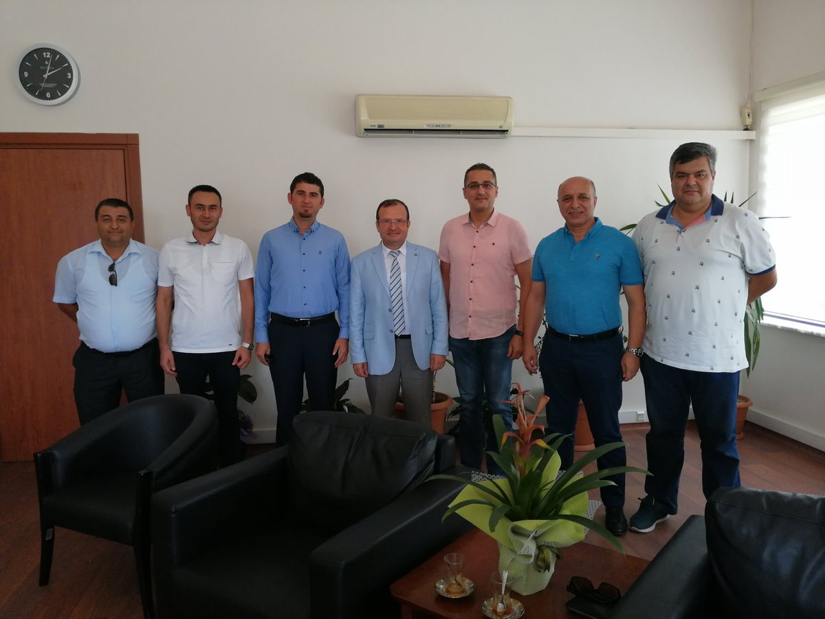 Manisa Celal Bayar Üniversitesi Fen Edebiyat Fakültesi Dekanı Olarak atanan Sayın Prof. Dor. Yüksel ABALI Hocamıza ÜSİTEM olarak hayırlı olsun ziyareti gerçekleştirdik.