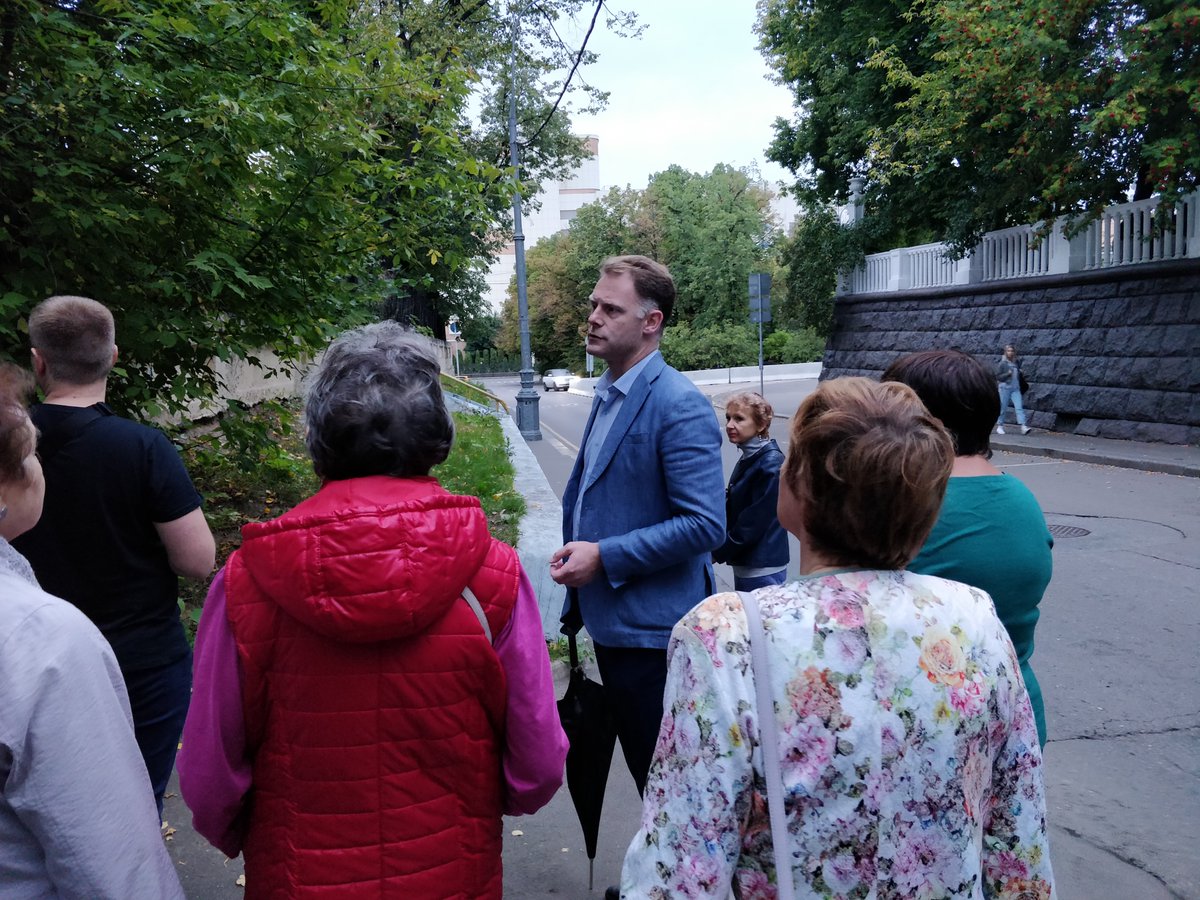 A_Molev's tweet photo. Соколиная гора – район с насыщенной историей, а также одно из любимых мест Алексея Михайловича для царской охоты. С этого началась наша экскурсия по Соколиной горе 16 августа...
https://t.co/3QUDFT7Txf
#Молев #МГД #ВАО #СоколинаяГора #яздесьживу #экскурсия #история #культура https://t.co/11mJ8iokLH