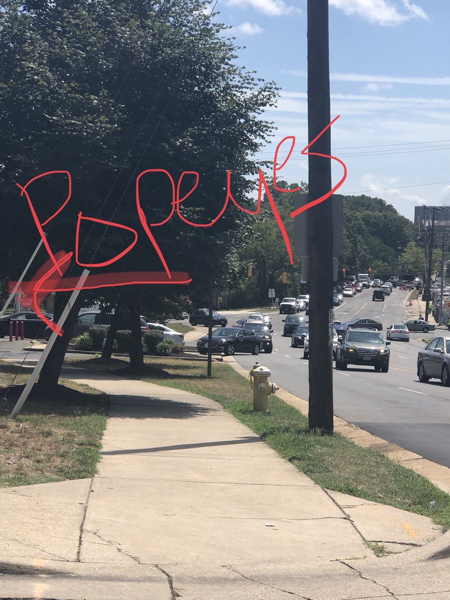 VictoriousPR's tweet photo. @PopeyesChicken Your whole team deserves a raise for this one! You’re stopping traffic in Alexandria,VA. Third day in a row I couldn’t make a left turn 😂😂😂 #popeyeschickensandwich https://t.co/QvRfrx3dpg