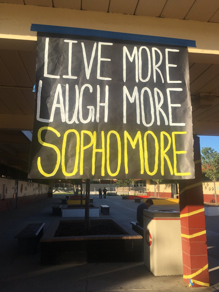 thechsren's tweet photo. Sophomore Renaissance Pride #thechs #rawr https://t.co/XFiEYzfrvh