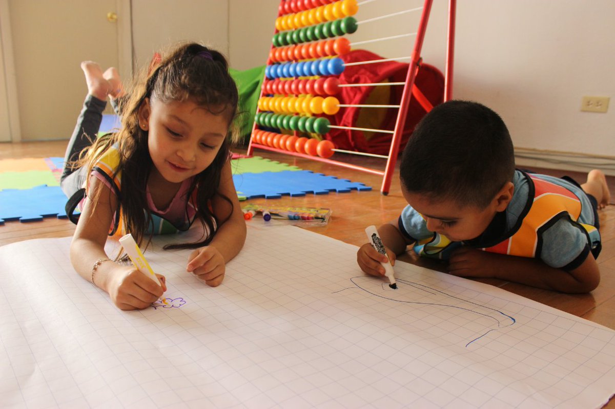 UnitedWayFUCH's tweet photo. "La meta de la educación durante la #PrimeraInfancia debería ser activar el deseo natural de un niño por aprender" 

-Maria Montessori

#UnitedWay #LiveUnited #earlychildhood https://t.co/stG33b5cYk