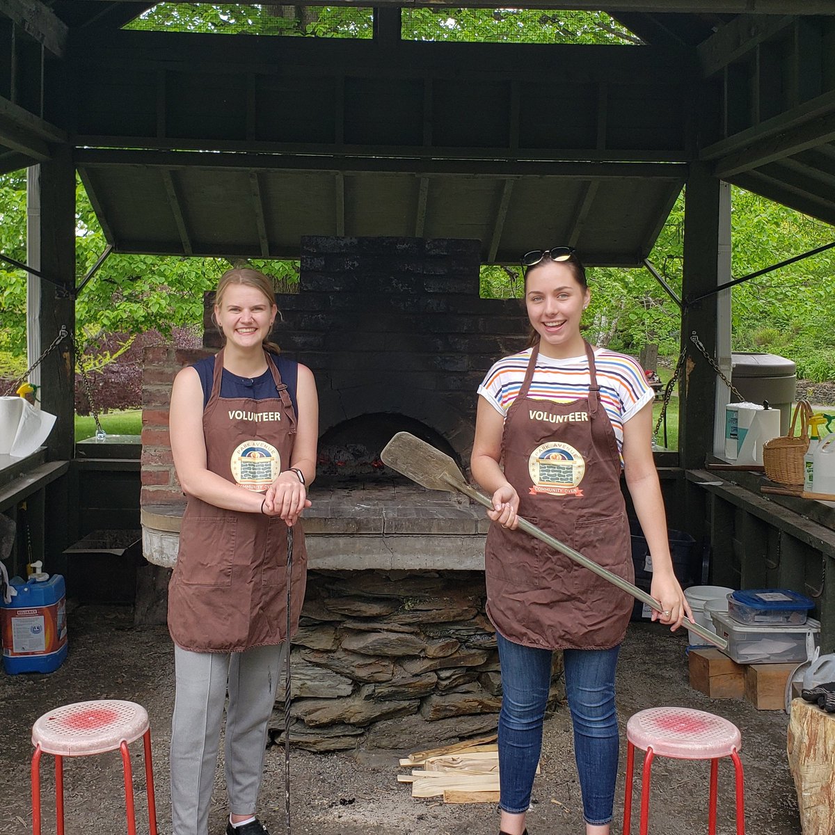 Tomorrow, August 22nd is the last Thursday Open Oven of the summer! Come see Olivia and Kate before they head back to their studies and cook a pizza with them! 🔥🍕❤