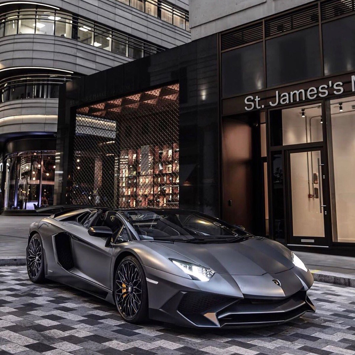 Supercarsoflondon tweet media