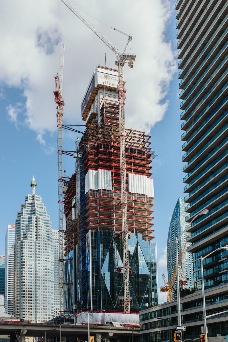EllisDon's tweet photo. Currently on Bay Street, #Toronto… glass installation is underway at the new #CIBC Square!

Once completed, this unique design will be a stunning addition to the Toronto skyline

#construction with @Hines @IC_Comms 
#CIBCbuilding https://t.co/nblqW4Cf53