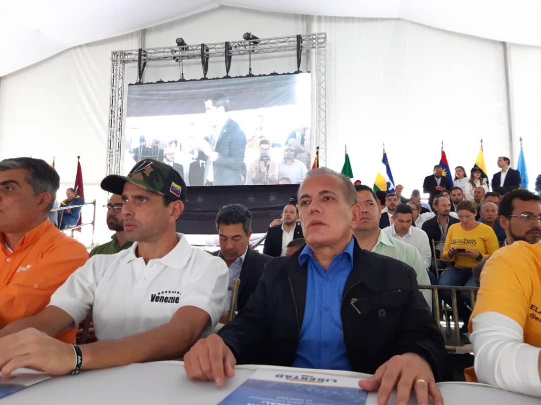 partidoUNT's tweet photo. #21Ag Nuestro líder @manuelrosalesg participó en el acto de encuentro del presidente @jguaido con dirigentes nacionales. UNT comprometido con el rescate de la democracia en el país. #FuerzaParaGanar https://t.co/WwF8oZhJi8