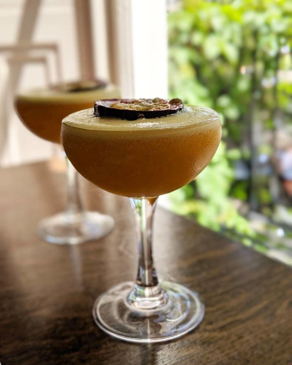 131TheProm's tweet image. Mid-week martinis? We’ll take two please 🍸

(📷: ro.p.f on Instagram)

#theluckyonion #cheltenham #cocktailoclock #no131cheltenham