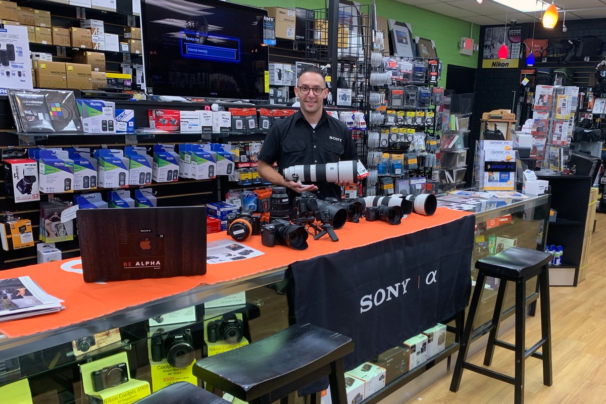 Last week we had the privilege of having Sony representative, Ranieri Palavicini in-store to demonstrate the impressive mirrorless cameras Sony has to offer for beginners to pros! Stay tuned for our next Sony Demo Day for a chance to see these incredible cameras up close!