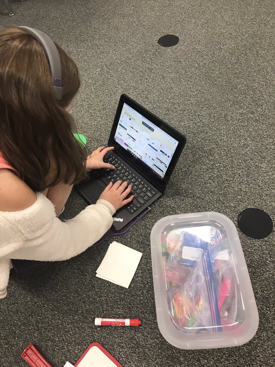 MSDSC_JWins's tweet photo. Hot Topics β
Fluency β
Digital β
These mathematicians are crushing rotations! #MathFirst20Days https://t.co/V7HvEOXiLc