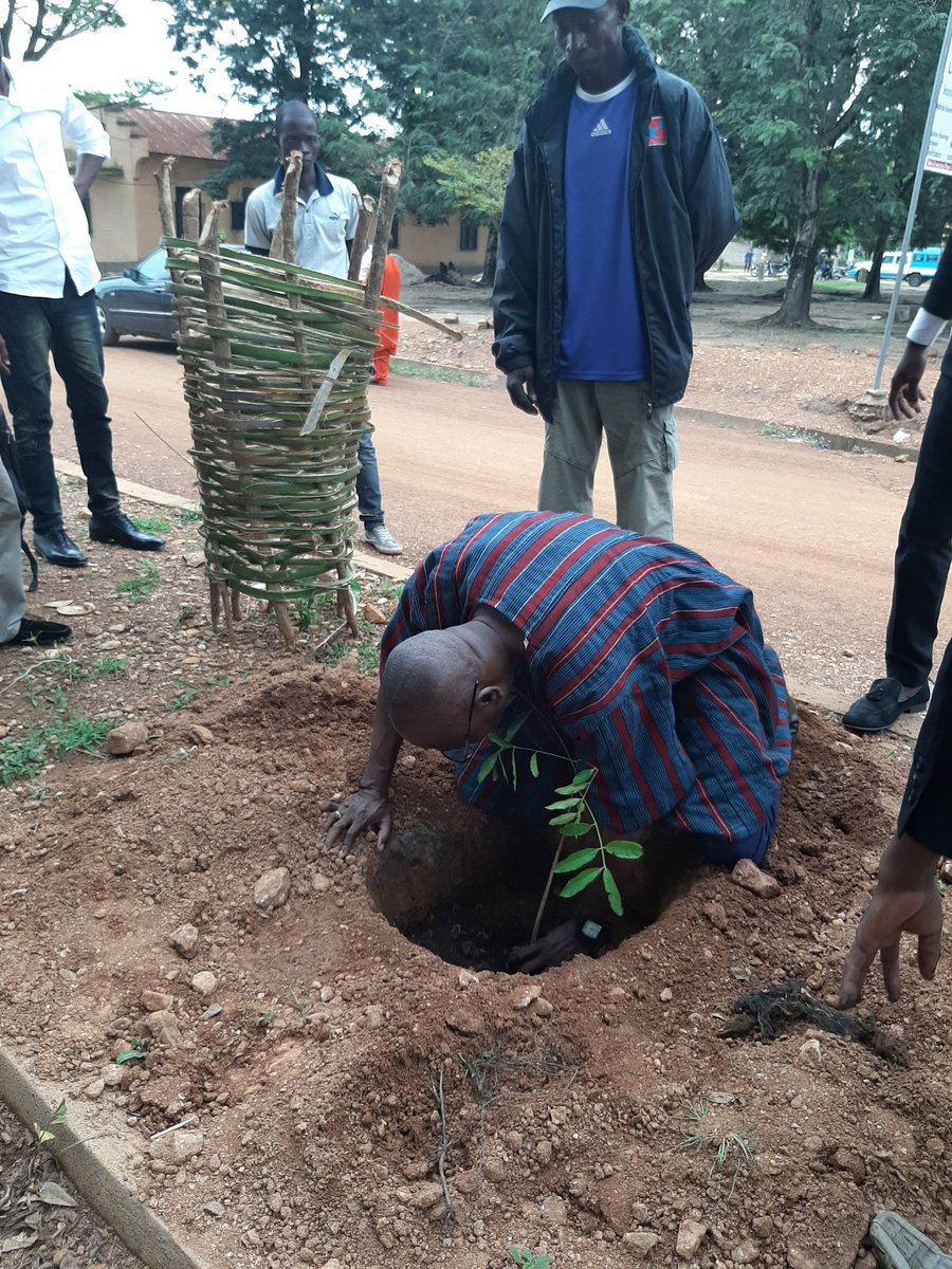 RSNetwork_'s tweet image. Finalized the Urbid Foundation #climatebaraza by planting trees around the administrative area of Sokode. As @WangariMaathai said it is the little things that citizens do! This
@HSF_Kenya