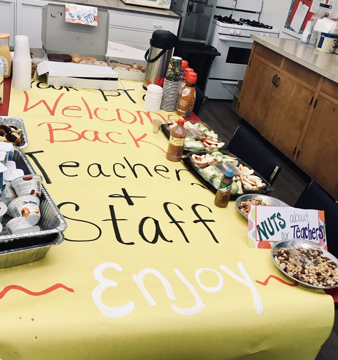 Dr_John_Albert's tweet photo. Thank you @iInspire_CA PTO for the Welcome Back treats. We feel ❤️&amp; appreciated!!!#Appledistinguishedschools #ADE2019 @AppleEDU @OrangeUnifiedCA #OUSDEDGE https://t.co/luw6thQbm4