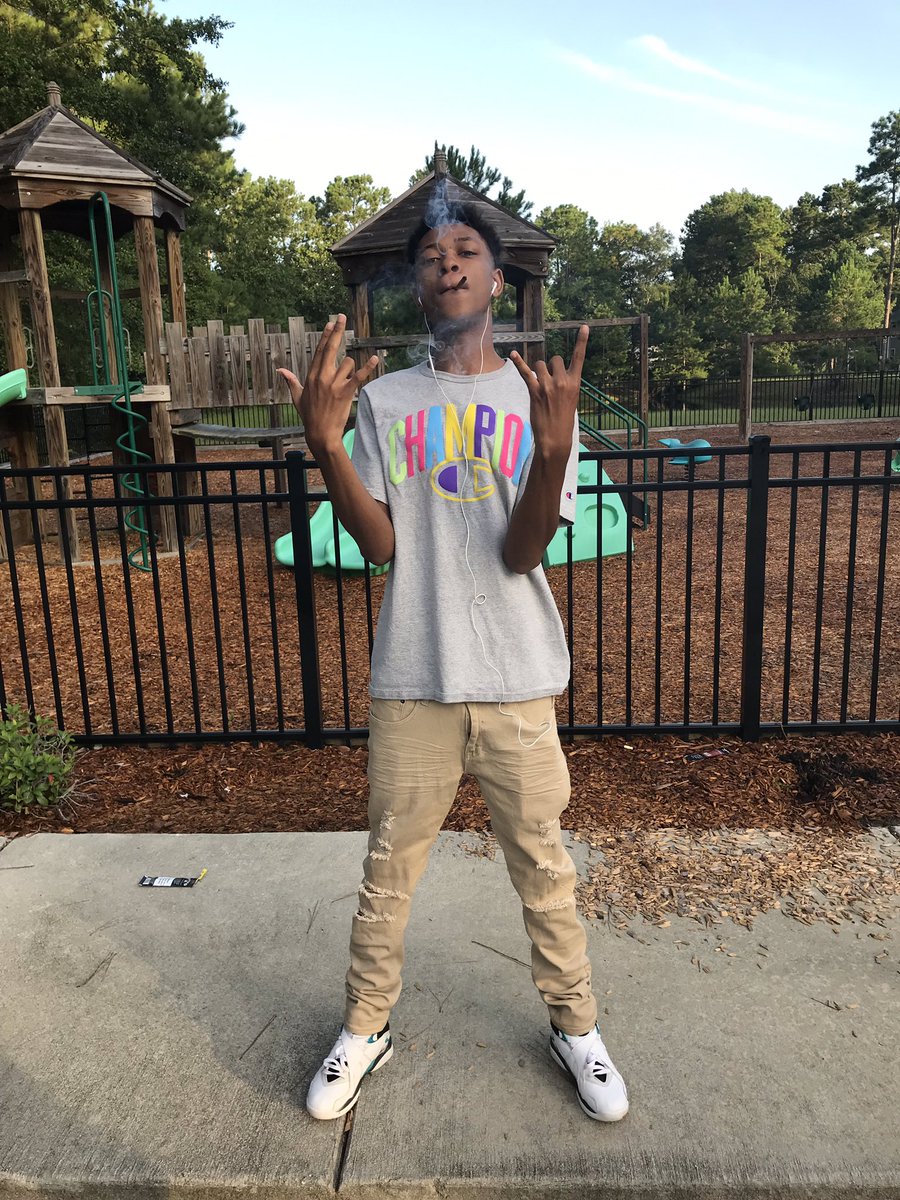 Uptown Khoas🅱️❤️💚 tweet media