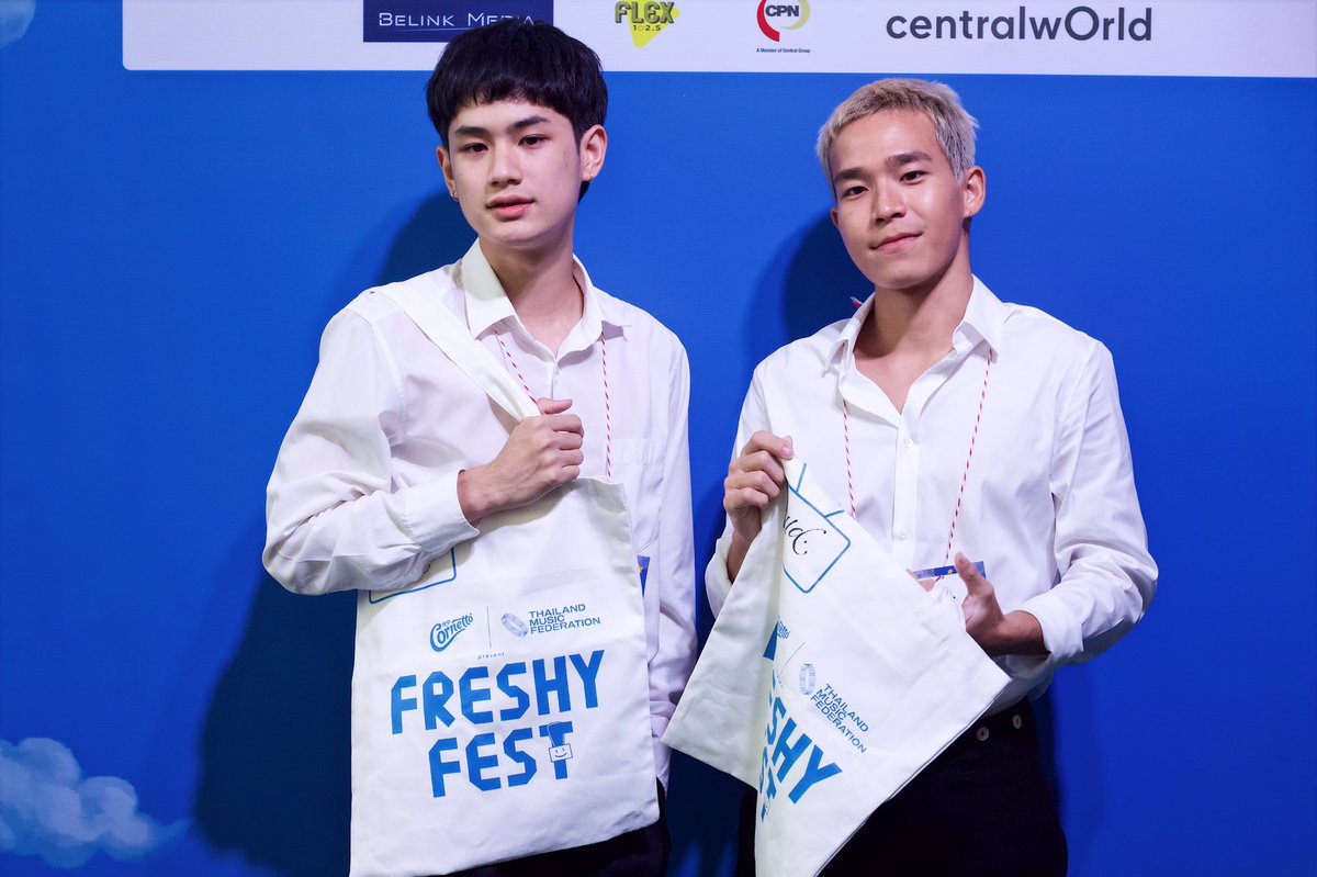 tonhonfanclub's tweet photo. ใครอยากมาร่วมทีม’พี่เนียน’ กับ พี่อัด @ud_awat และพี่ตน @tonhonth สามารถซื้อบัตรได้ที่ https://t.co/y1qrueVxYn
ช่วงที่1  Pre-registration บัตรราคา 699 บาท ตั้งแต่วันที่ 28-30 สิงหาคม 2562

แล้วมาเจอกันน้า💖
#freshyfest
#wearemints
#tonhon
#ud_awat
#whattheduckmusic https://t.co/fsl8cb3ojG