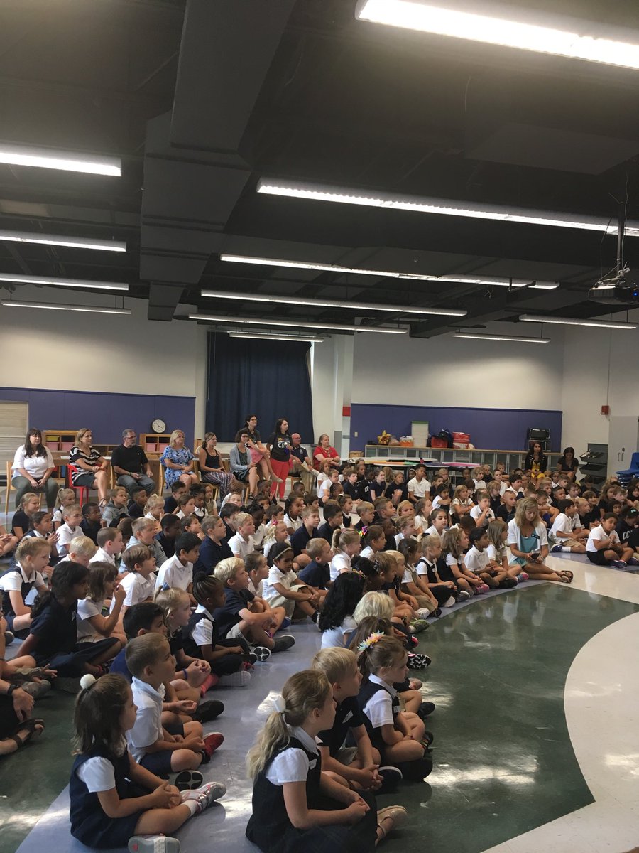 jencjensen5's tweet photo. So happy to have my students back. I missed them this summer. #ccdsfirstday @CountryDay https://t.co/tGNmZYpmHJ