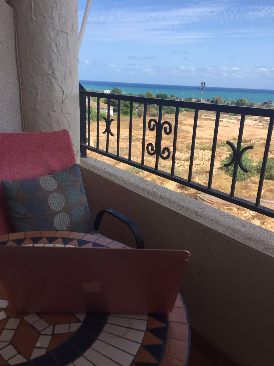 kathyhoyle1's tweet image. Lovely writing desk this afternoon! #amwriting #MAstudy #dissertation