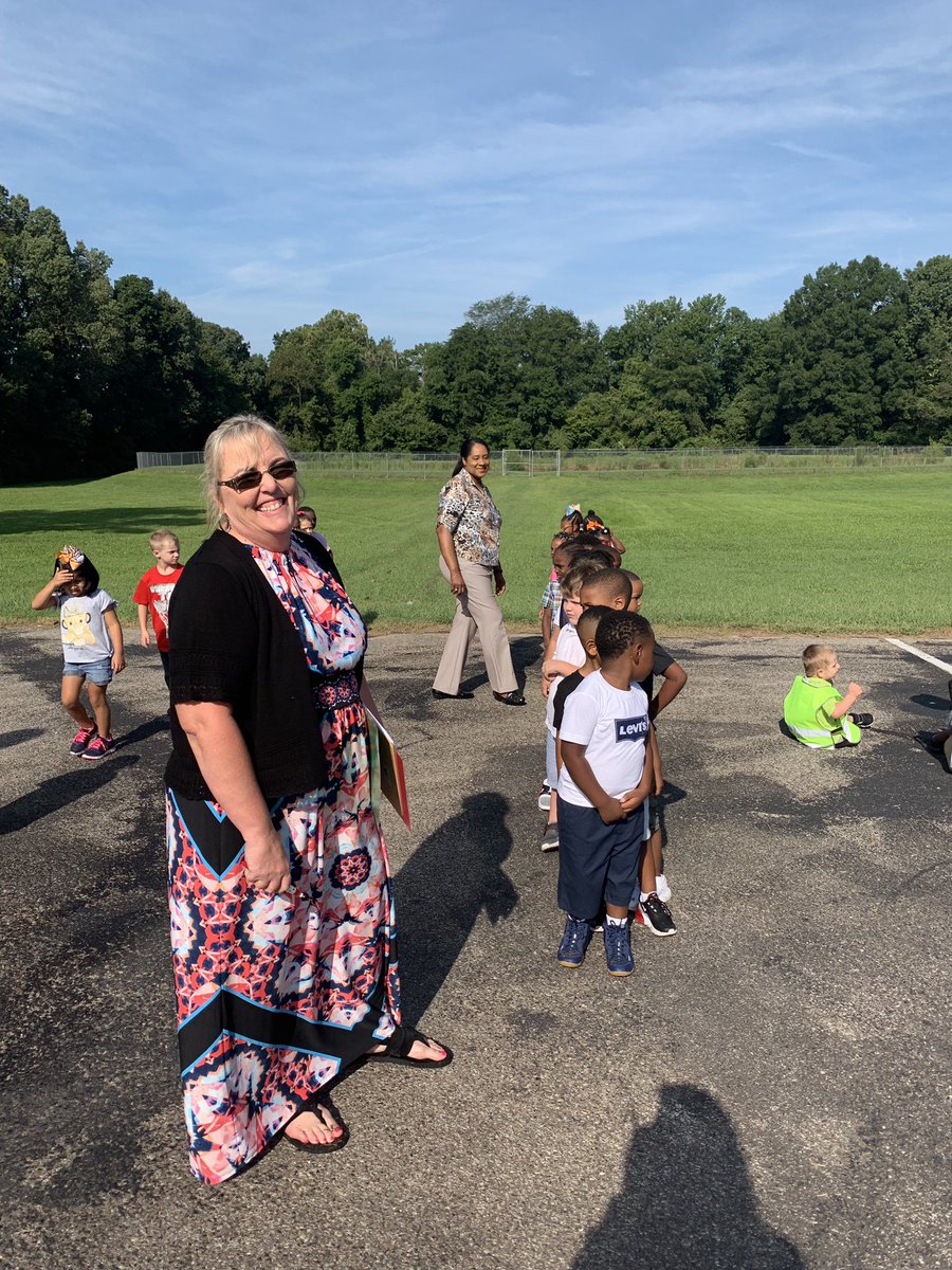 Look at this Absolutely Amazing PreK line @SWprekteacher #FirstDayAsA🦅 and they Mastered it #FireDrill 🔈🧯#1down1toGo #FirstMonthOfSchool #WeDoItBEST #SouthBEST @suptking