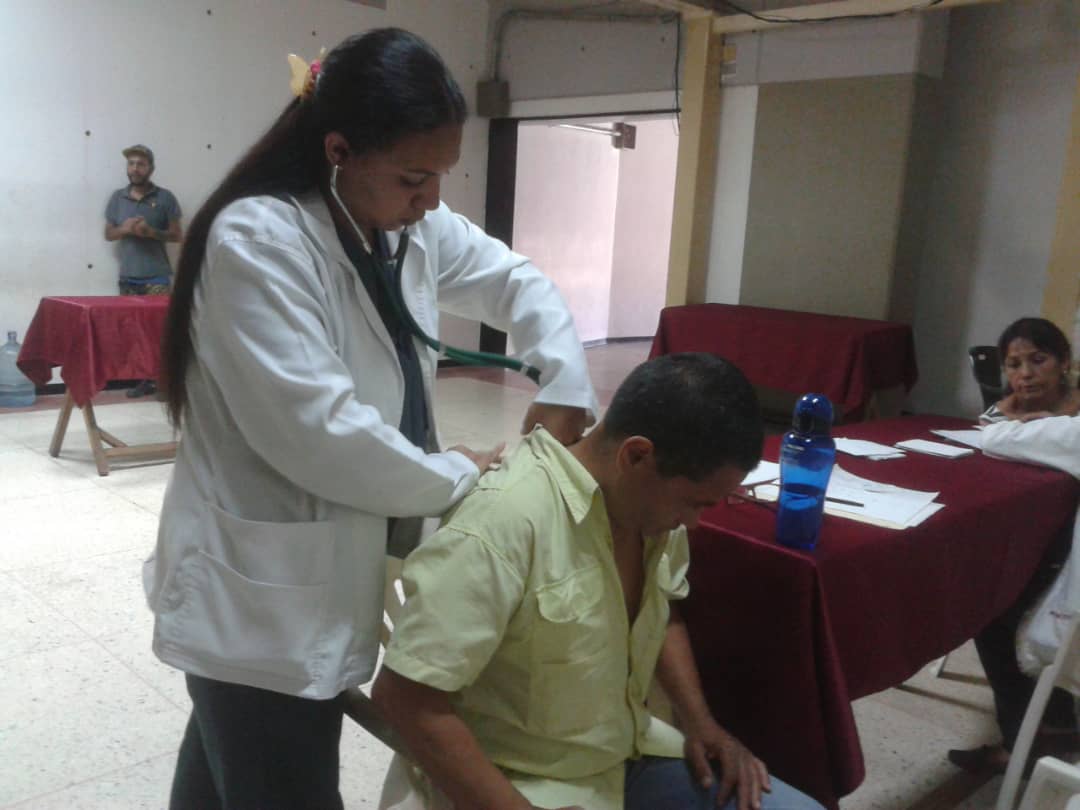 MPPSMiranda's tweet photo. #21Ago #AHORA Biblioteca, Bienes y Transporte C.Cult C.Acosta #LosTeques @MirandaGob recibe jornada salud @marevale https://t.co/XnSzqNUvX8