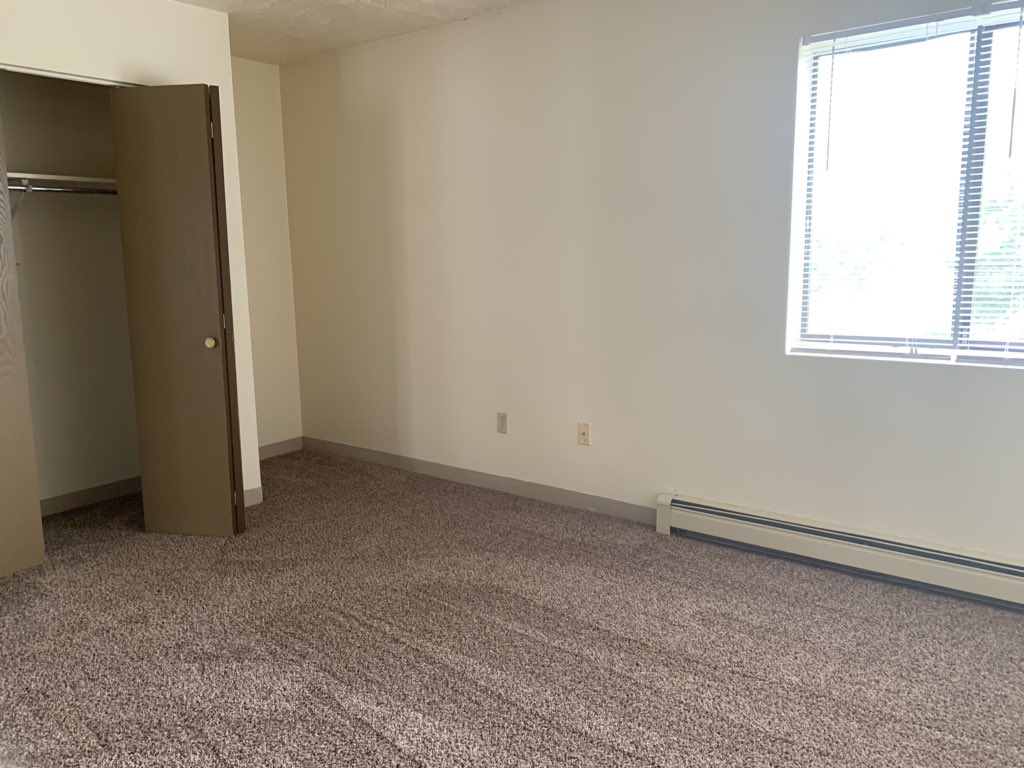 Parkstead_Tom's tweet photo. Move In Ready!!!! This 2 bedroom 1 bathroom garden style apartment can be yours today! Call us to find out how! 315-785-9930 #parksteadthompsonpark #moveinready #2bed1bath https://t.co/46rcN7S5Hl