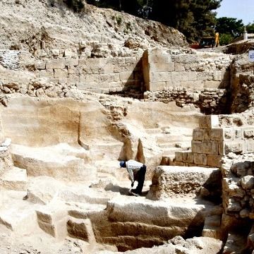 TorahClass's tweet image. Go #BeyondTheHeadlines with #Hope4Israel to get the #RealIsraeliNews. (If you haven&apos;t already, go to the Beyond the Headlines page and start following them to get daily updates about Israel!)
facebook.com/BeyondTheHeadl…