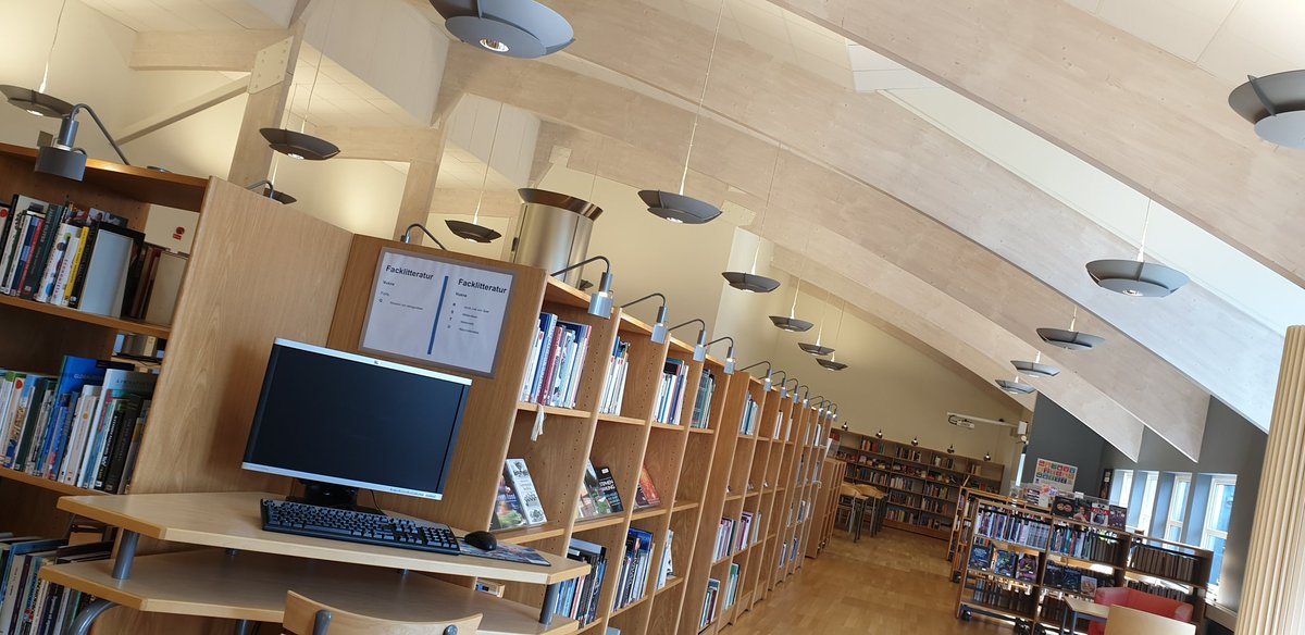 I dag har <a href="/malmo_uni_lib/">Malmö University Library</a> och Medieteken på #söderslättsgymnasiet i Trelleborg haft jurybesök. Kommer något av dem att bli Årets Bibliotek 2019? Spänningen stiger! <a href="/facketDIK/">DIK</a>