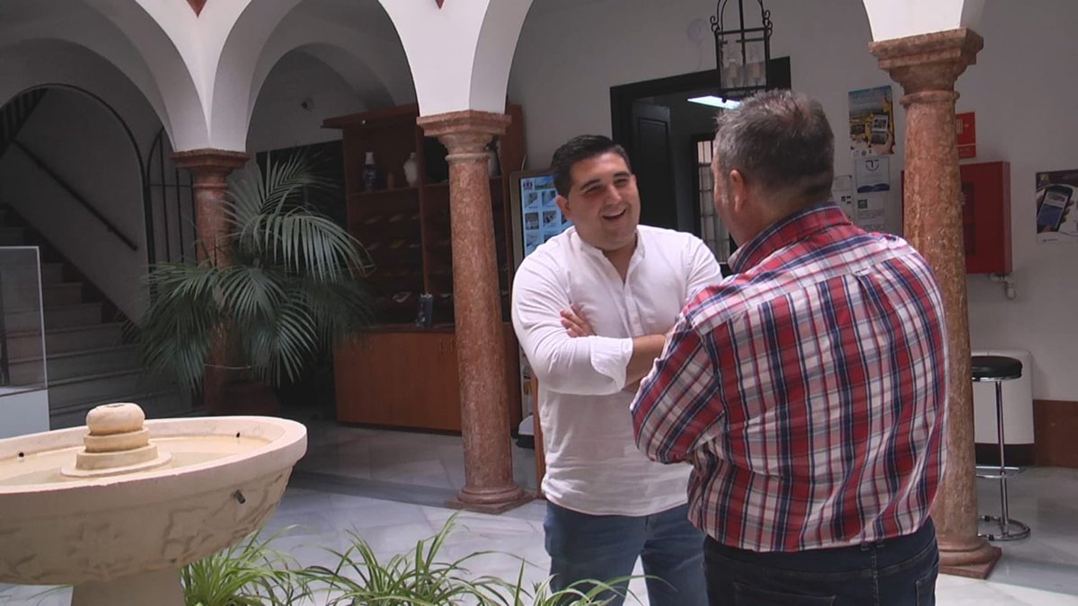 Ayer mi Manuel fue entrevistado para Osuna Televisión tras ganar el premio de la Federación y el de Cartagena en la Unión.

En cuanto tenga el enlace de la entrevista os la comparto, no puedo estar más orgulloso de él.

#ManuelCuevas #ManuelCuevasHijo #Flamenco #Osuna