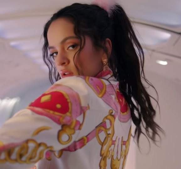 Acabo de descubrir que Elvis Crespo y Rosalía son la misma persona.