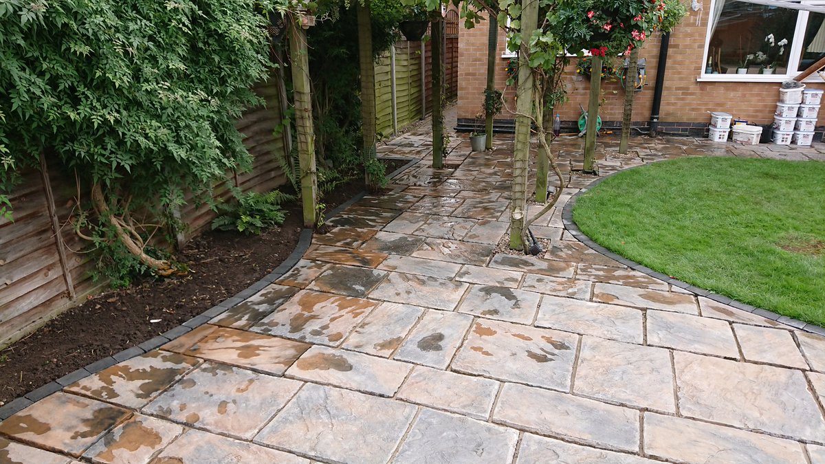 GandJLandscapes's tweet photo. Big day grinding out today.. Wow it's a messy job 😯 All ready for jointing up tomorrow with @JointTec 👍 #Landscaping #Nottingham #Ruddington #Creatingyourperfectspace https://t.co/ACv8ewCRCD https://t.co/6p0tuwsmo1 https://t.co/Xsac3vjIni