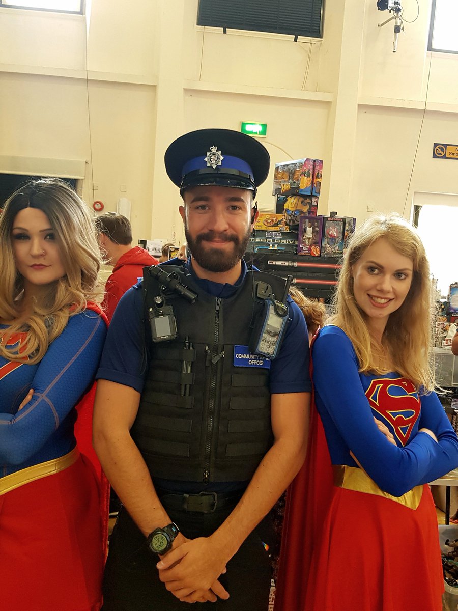 ASPSedgemoor's tweet photo. Over the weekend #PCSORyan attended Burnham-On-Sea Comic Con at the Princess Theatre. Great to see such a friendly community coming together to share their products and costumes. Positive engagement with people &amp; superhero's of all ages! 🦸‍♂️🦸‍♀️ #YourCommunity #NewUniformIdeas https://t.co/wdZO4is5HN