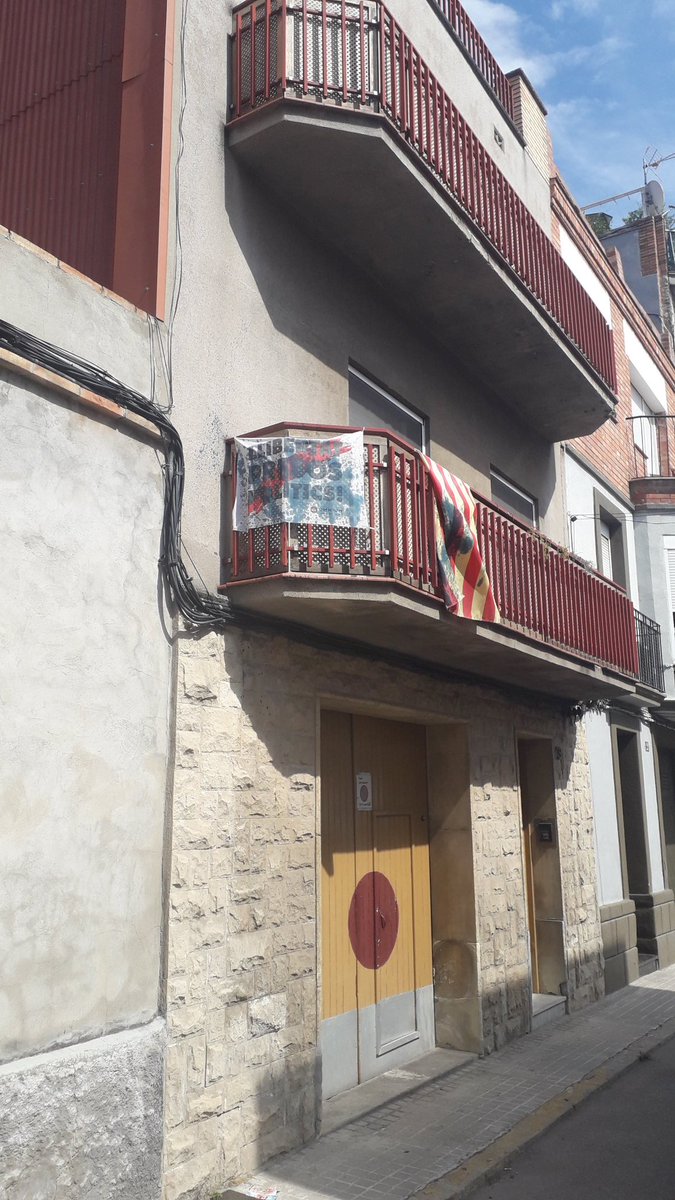 ramon_puig's tweet photo. Es veu que no podem expressar cap opinió sense que hi hagi algún inadaptat que es queixi amb quelcom més que paraules...

#Igualada #barrisantcrist @OmniumAnoia @omnium @ANCAnoia #Llibertatpresospolitics https://t.co/xZAkhBAx0s